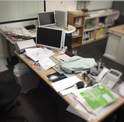 デスクの乱雑さで評価を下げていないか